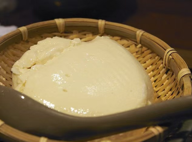 豆腐渣样白带示意